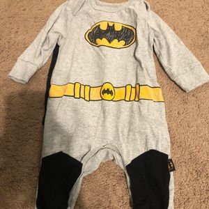 Batman onesie outfit size 0-3 months.